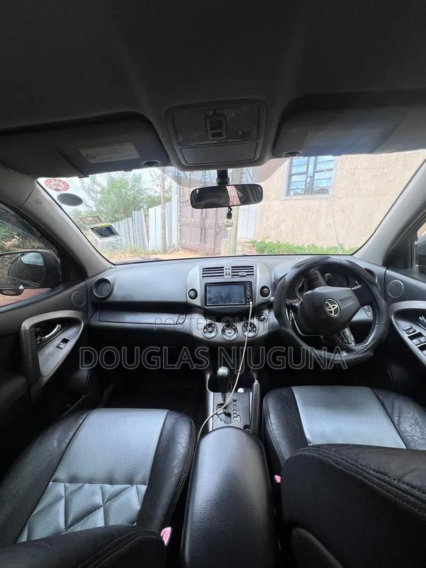 Toyota Vanguard 2012 Black