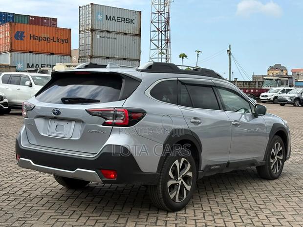 Subaru Outback 2022 Gray