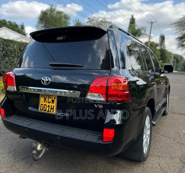 Toyota Land Cruiser 2012 Black