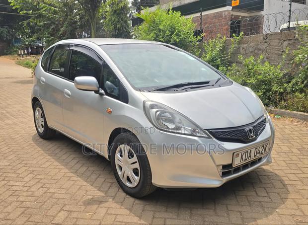 Honda Fit 2011 Silver