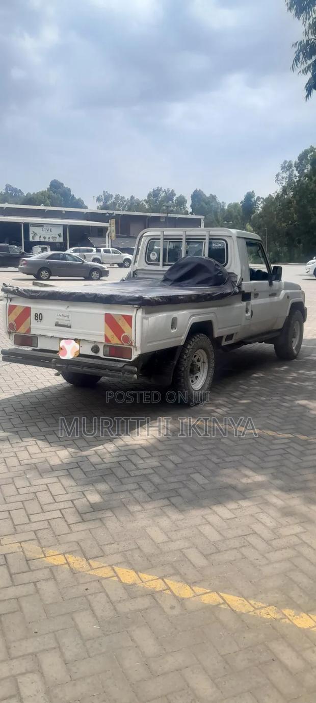 Toyota Land Cruiser 2012 White