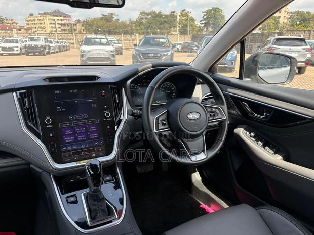 Subaru Outback 2023 White