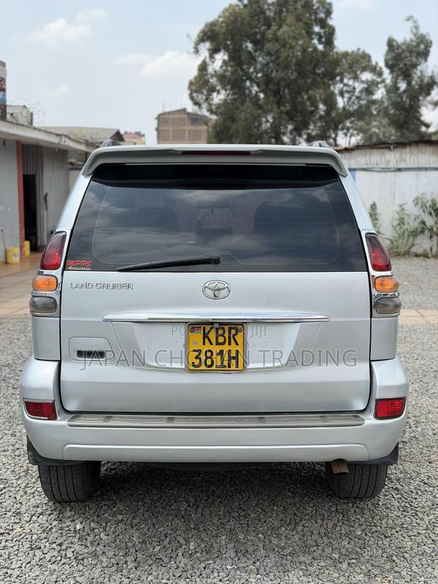 Toyota Land Cruiser Prado 3.0 D-4D 5dr 2005 Silver