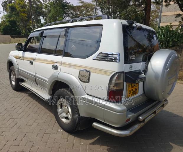 Toyota Land Cruiser Prado 2000 Silver