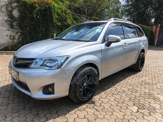Toyota Corolla Fielder 2013 Silver