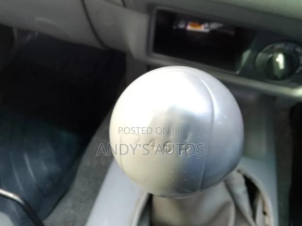 Nissan NP300 2010 Silver