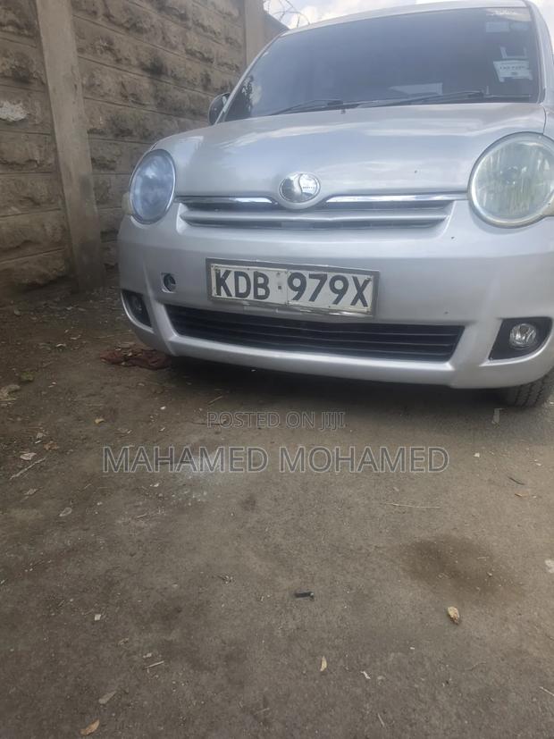 Toyota Sienta 2014 Silver