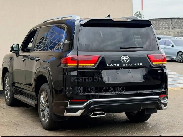 Toyota Land Cruiser 2021 Black