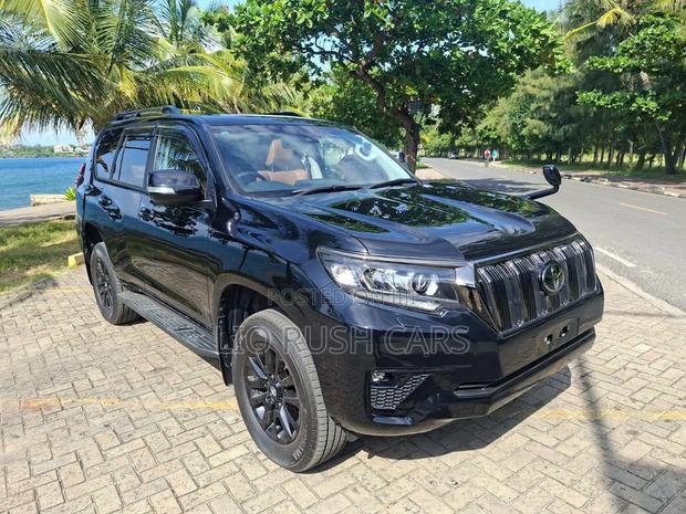 Toyota Land Cruiser Prado 2021 Black