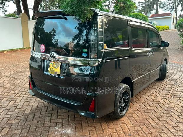 Toyota Voxy 2016 Black