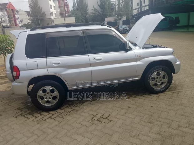Mitsubishi Pajero 2000i IO 2005 Gray