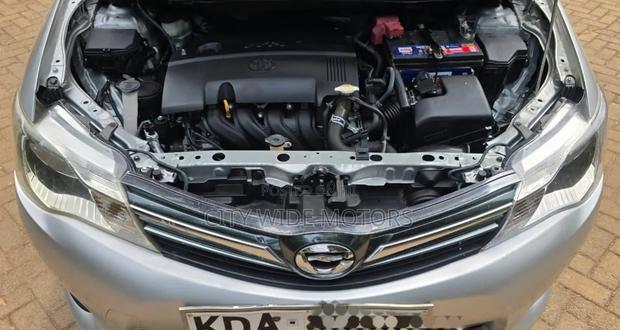 Toyota Corolla Fielder 2013 Silver