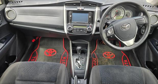 Toyota Corolla Fielder 2013 Silver