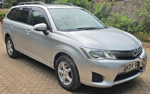 Toyota Corolla Fielder 2013 Silver