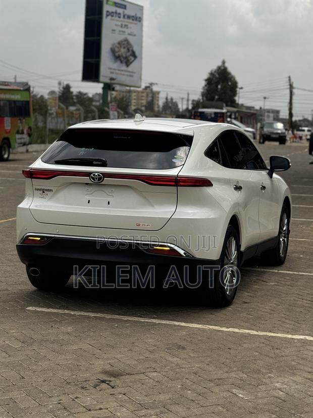 Toyota Harrier 2.0 2020 White
