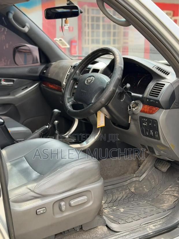 Toyota Land Cruiser Prado 2005 Silver