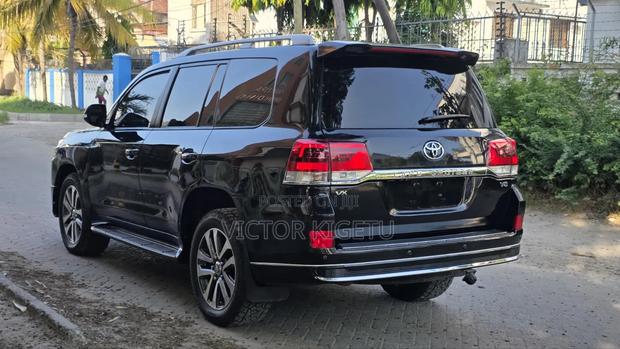 Toyota Land Cruiser 2014 Black