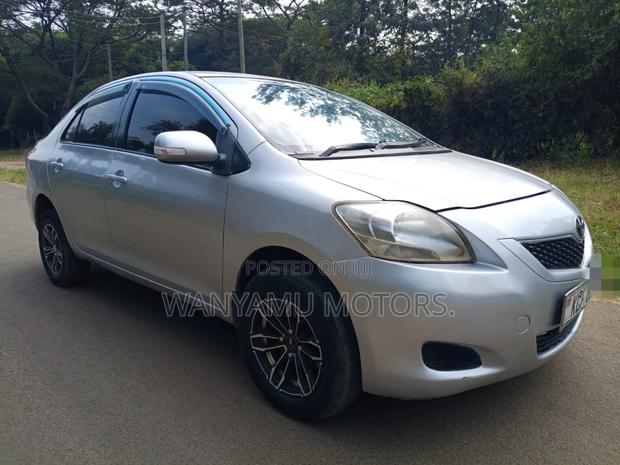 Toyota Belta 2009 Silver