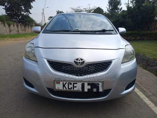 Toyota Belta 2009 Silver