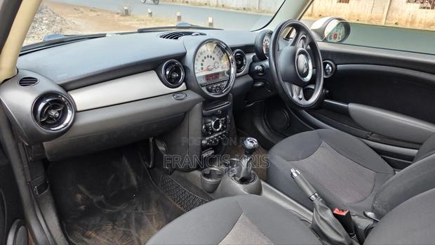 Mini Cooper 2011 Burgundy