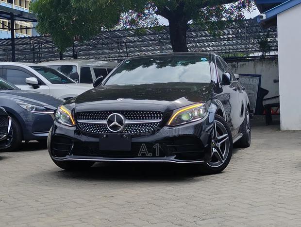 Mercedes-Benz C200 2018 Black