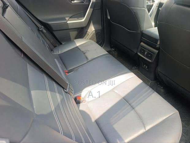 Toyota RAV4 2019 Off white