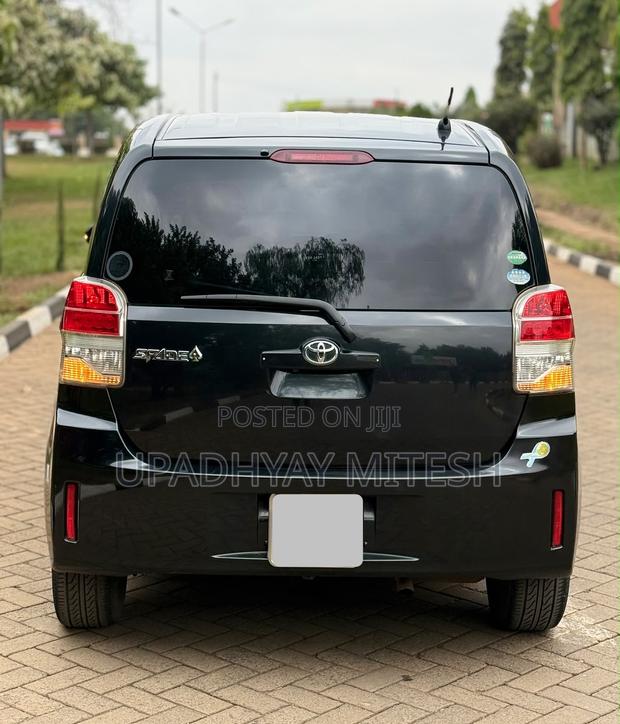 Toyota Spade 2016 Black