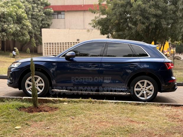 Audi Q5 2018 Blue