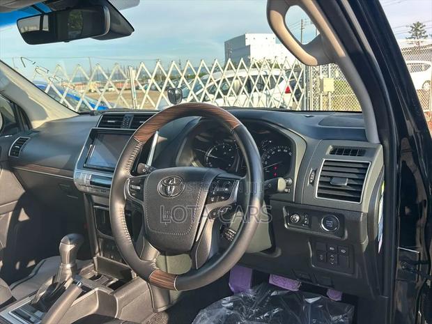 Toyota Land Cruiser Prado 2019 Black