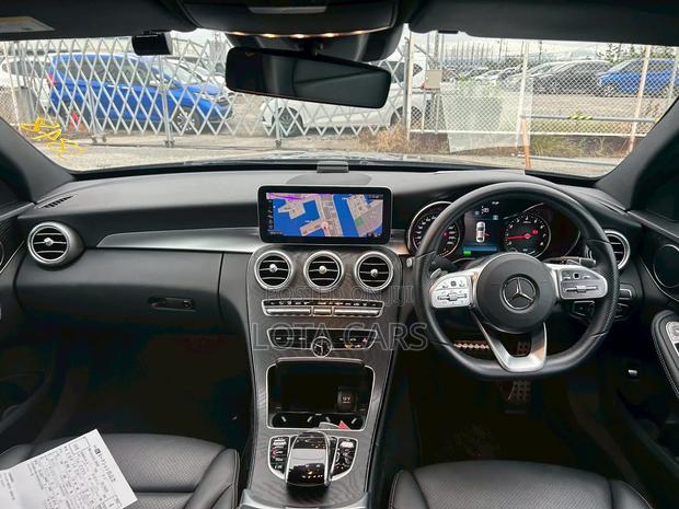Mercedes-Benz C200 2019 Black