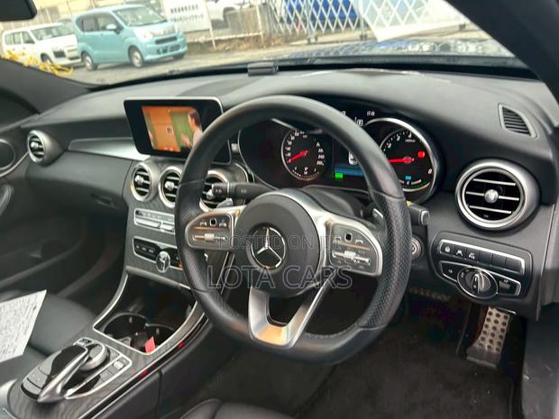 Mercedes-Benz C200 2019 Black