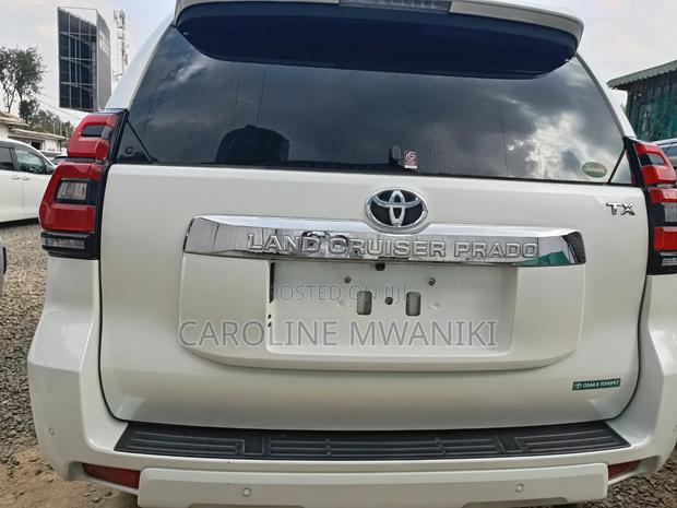 Toyota Land Cruiser Prado 2019 White