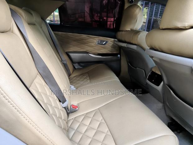 Toyota Crown 2011 Black