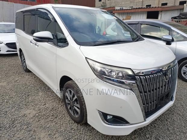 Toyota Esquire 2019 Pearl