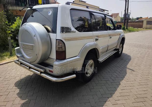 Toyota Land Cruiser Prado 2000 Pearl