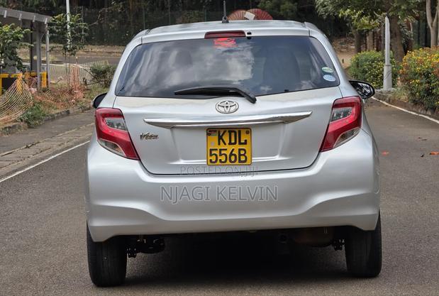 Toyota Vitz 2015 Silver
