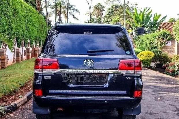 Toyota Land Cruiser 2014 Gray