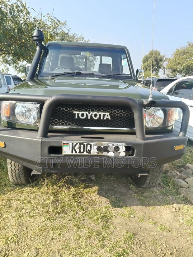 Toyota Land Cruiser 2013 Green