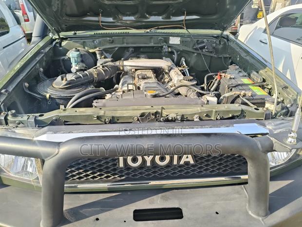Toyota Land Cruiser 2013 Green