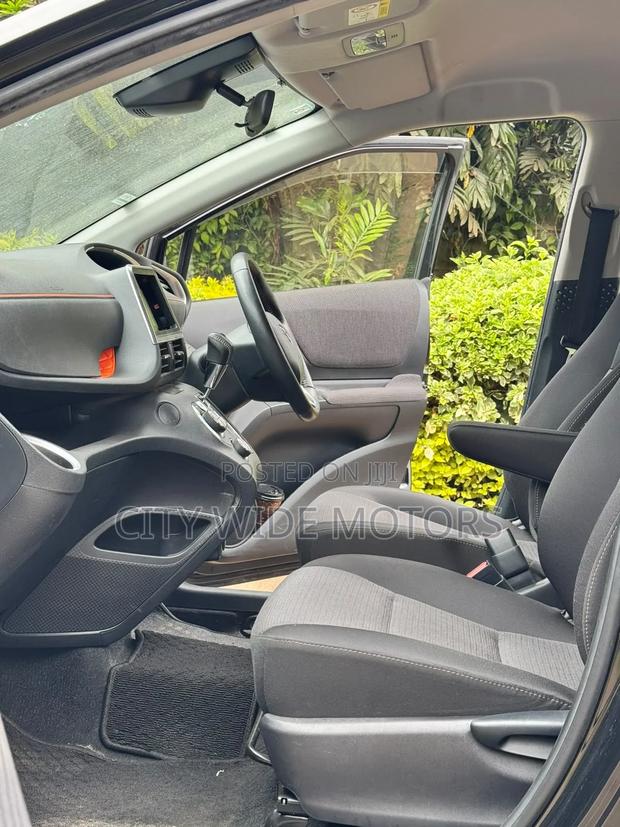 Toyota Sienta 2019 Gray