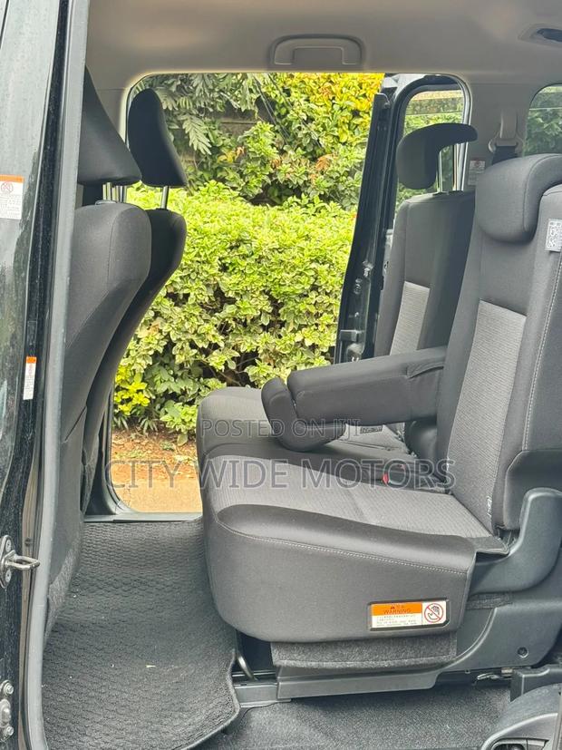 Toyota Sienta 2019 Gray