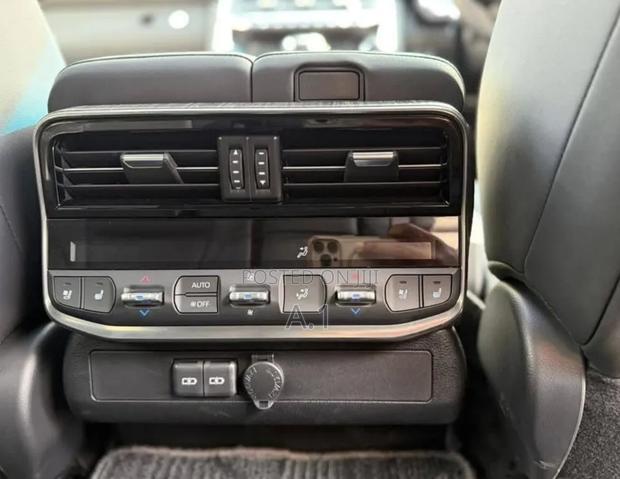 Toyota Land Cruiser 2022 Matt Black
