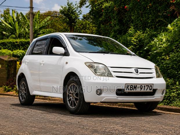 Toyota IST 2003 White