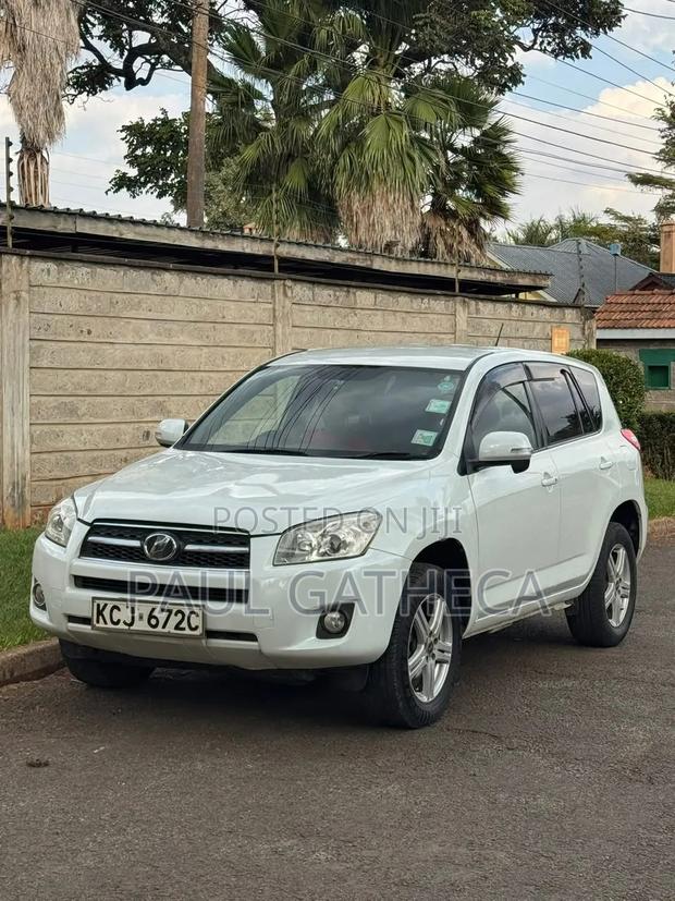 Toyota RAV4 2009 White