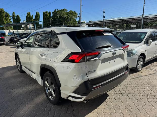 Toyota RAV4 2019 Pearl