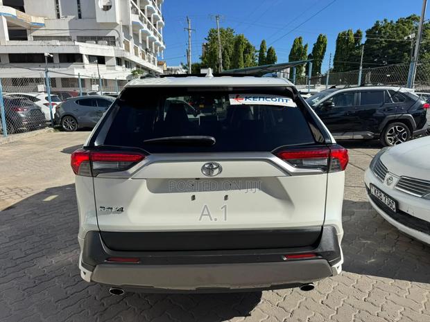 Toyota RAV4 2019 Pearl