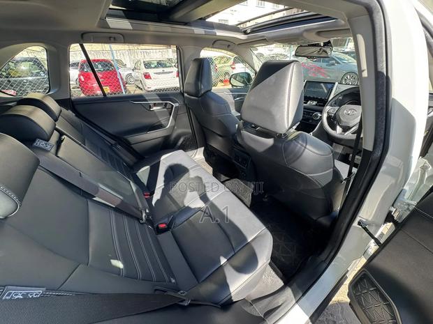 Toyota RAV4 2019 Pearl