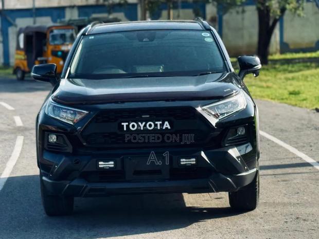 Toyota RAV4 2019 Matt Black