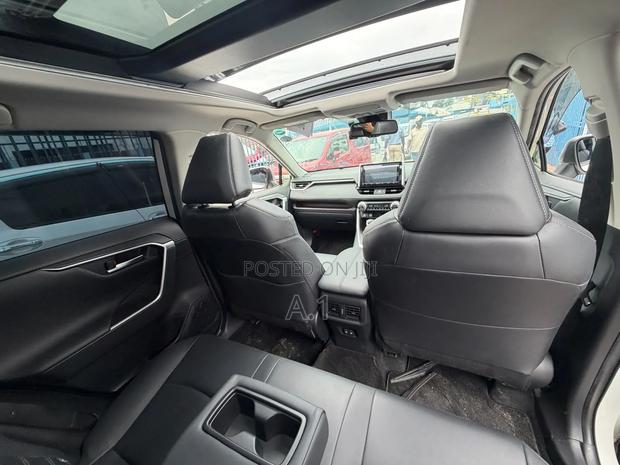 Toyota RAV4 2020 Pearl