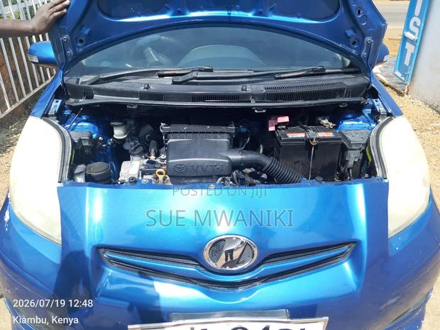 Toyota Vitz 2009 Blue